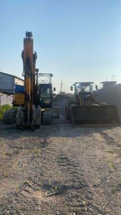 Экскаватор гусеничный HYUNDAI R320LC-7, гос.номер 7901ХЕ24, 2010 г.в, цвет комбинированный…