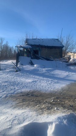 Жилое здание, назначение: жилое, общей площадью 20,4 кв. м., кадастровый № 22:15:062204:308 (ветхое…