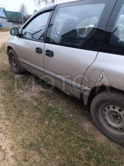 Легковой автомобиль CHRYSLER VOYAGER, 2000 года выпуска.