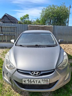 Легковой автомобиль Hyundai Elantra