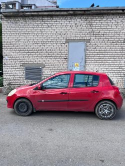 Автомобиль марки RENAULT, модель: Clio, год выпуска: 2006 г., кузов №: VF1BR100H36274563…