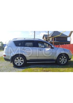 Mitsubishi  Outlander 2010 года выпуска