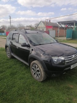 Автомобиль RENAULT DUSTER