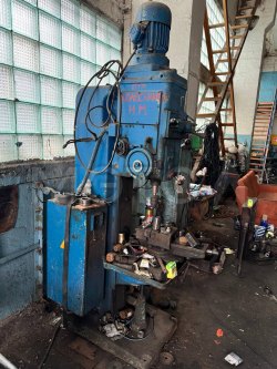 Станок вертикальный токарный сверлильный