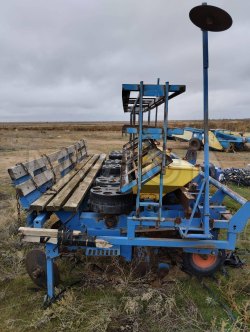 Картофелесажалка навесная шестирядная СПК-6