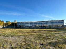 Здание 1306,4 кв.м. и земельный участок 12084 кв.м. в ХМАО-Югра