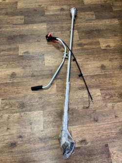 Триммер бензиновый технически не исправен в разобранном виде