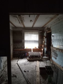 Нежилое помещение, площадью 141,7 кв.м., кадастровый номер 24:48:0103014:94, адрес: Красноярский…