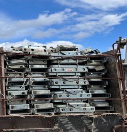 Производственное имущество: строительные элементы и прочие инструменты, Ленинградская обл…