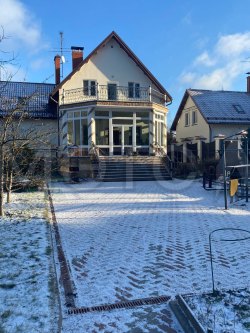 Дом, 323,6 кв.м. и земельный участок, 1220 кв.м. в Московской обл.