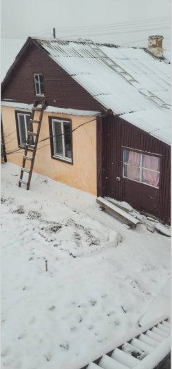 ½ доли жилого здания, кадастровый номер: 02:57:040501:52, площадь: 51,8 кв. м., на ½ доли…