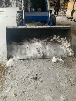 Трактор Беларус 82.1 (Y4R922Z01J1107940), погрузчик навесной фронтальный "Универсал 800 R", отвал к…