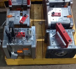 Пресс-формы для литья пластиковых деталей под давлением