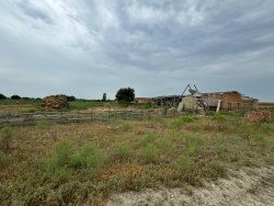 Нежилые помещения, к/н 05:04:000005:745, литер А, А1, этажность 1, пл. 1 462 кв.м. и земельный…