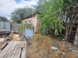 Здание 101.5 кв.м. и земельный участок 623 кв.м. в  Астраханской обл.