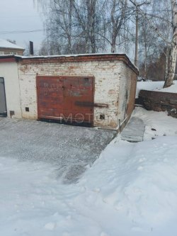 Доля в праве собственности на бокс (1/3)