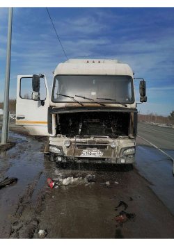 Годные остатки тягача после пожара