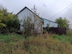 Жилой дом, площадью 94 кв. м + ЗУ, общей площадью 1 219 кв. м. по адресу: Курганская обл., р-н…