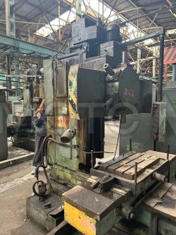 Станок вертикально-сверлильный с ЧПУ 2Р135Ф2-1