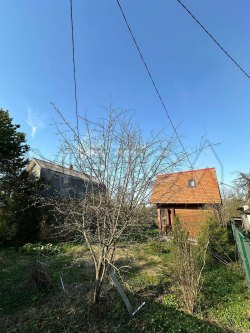 Земельный участок, 600 кв.м. и дом, 33,5 кв.м. в Московской обл.