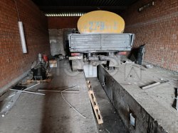 Грузовые автомобили ГАЗ, ММЗ и Ниссан Альмера