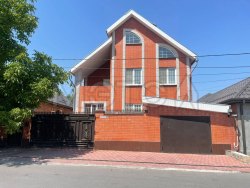 Дом 359,7 кв.м. и земельный участок 692 кв.м. в Черкесске