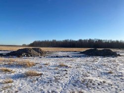 Лот №1. Земельный участок с кадастровым номером 18:15:012001:235 площадью 981 м?, местоположение: …