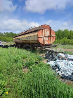Полуприцеп-цистерна МАЗ 9389, 2000 года