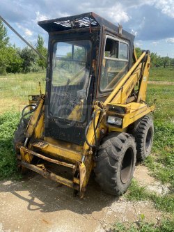 Самоходная машина (погрузчик) МКСМ-800, 2004 года