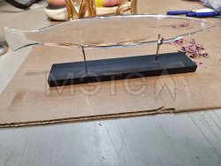 Статуэтка прозрачная рыба на черной подставке "Baccarat".