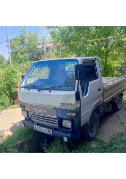 TOYOTA HIACE, 1990 года