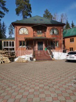 Дом 852 кв.м и земельные участки общей площадью 4500 кв.м. в Московской обл.