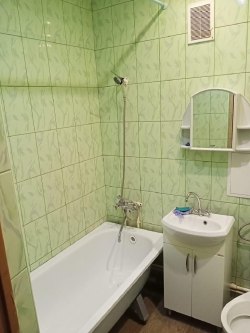 1/3 доля в праве на жилое помещение, площадь: 33,4 кв.м., адрес (местонахождение): Ростовская…