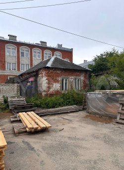 1/4 доля склада и 1/4 доля земельного участка в Нижегородской обл.