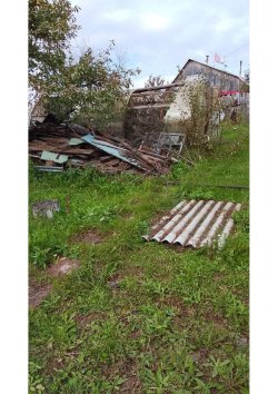 Нежилое здание площадь: 9,1 кв.м (кад
номер: 43:42:370073:963), и земельный
участок площадью 472,0…