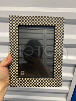 Фоторамка Armani с ножкой сзади, шахматная
