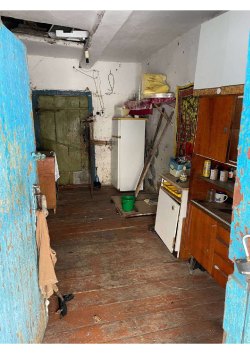 2/3 доля в праве на жилое здание, площадь: 34,6кв.м., кадастровый номер: 36:09:1000004:111 и 2/3…