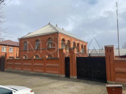 Земельный участок 2 250 +/- 17 кв.м. и здание 281,8 кв.м и здание121,5 кв.м в Ингушетии