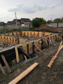 Земельный участок в Оренбургской обл., 998 кв.м.