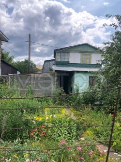 1/2 доля здания и 1/2 доля земельного участка в Тольятти