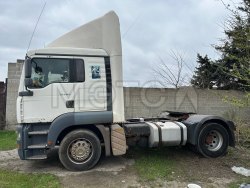 Грузовой тягач седельный MAN 18.413 FLRS, 2002 года 