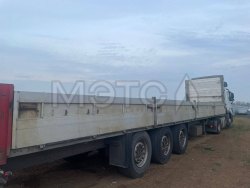 Прицеп Schmitz S01 тентованный, 2006 года 