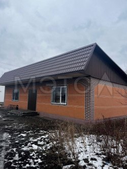 Здание 100,2 кв.м. и земельные участки в Курской обл. 