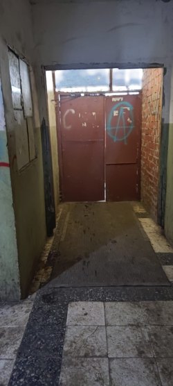 лот № 1: 1/3 доли на жилое помещение, площадью 65,9 кв.м., этаж 01, по адресу – Республика…