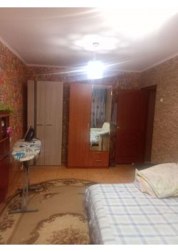 1/2 доли в праве на жилое помещение с кадастровым номером 65:17:0000005:676, общая площадь: 44,40…