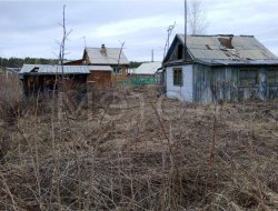 Здание 12 кв.м. и земельный участок 739 кв.м. в Свердловской обл. 