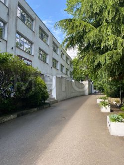 1/2 доли здания и 1/2 доли земельного участка в Краснодарском крае 