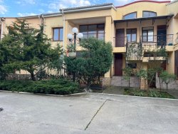 Апартаменты (нежилое помещение), общ. пл. 93.8 кв.м., кадастровый номер: 23:49:0402008:1211, виды…