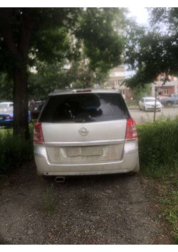 Легковой автомобиль: Opel Zafira 2013 г. выпуска