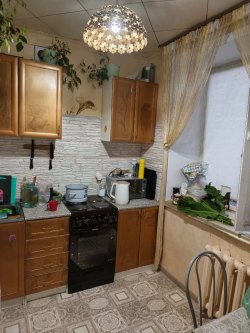 1/3 общей долевой собственности на жилое помещение